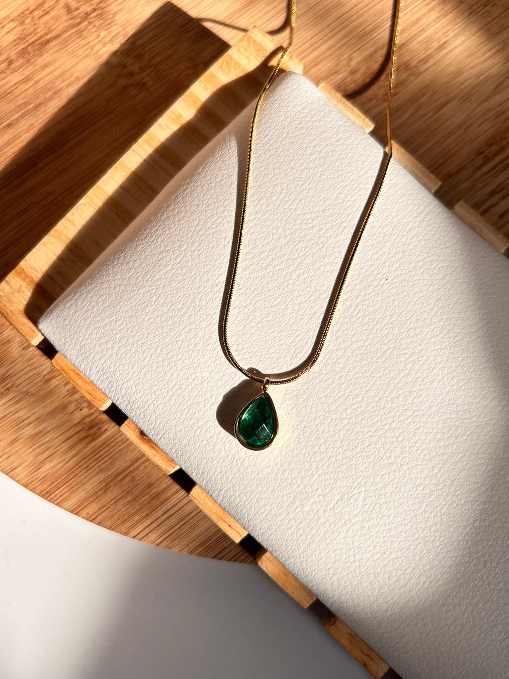 Emerald hue