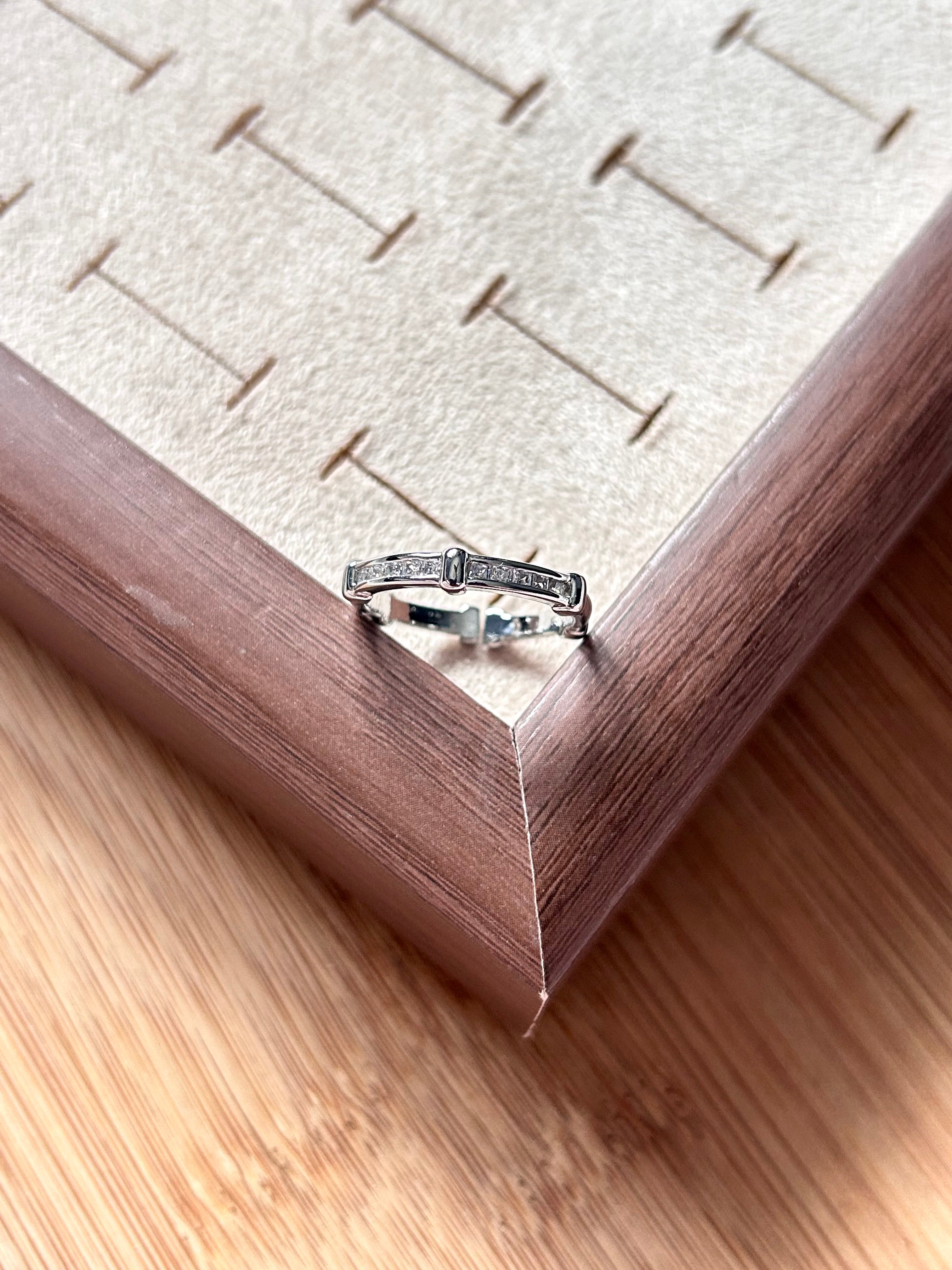 Iris Band