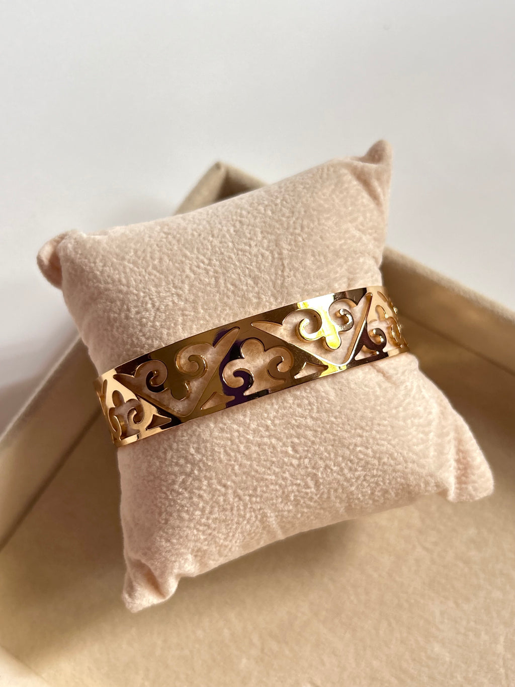 Amara Cuff