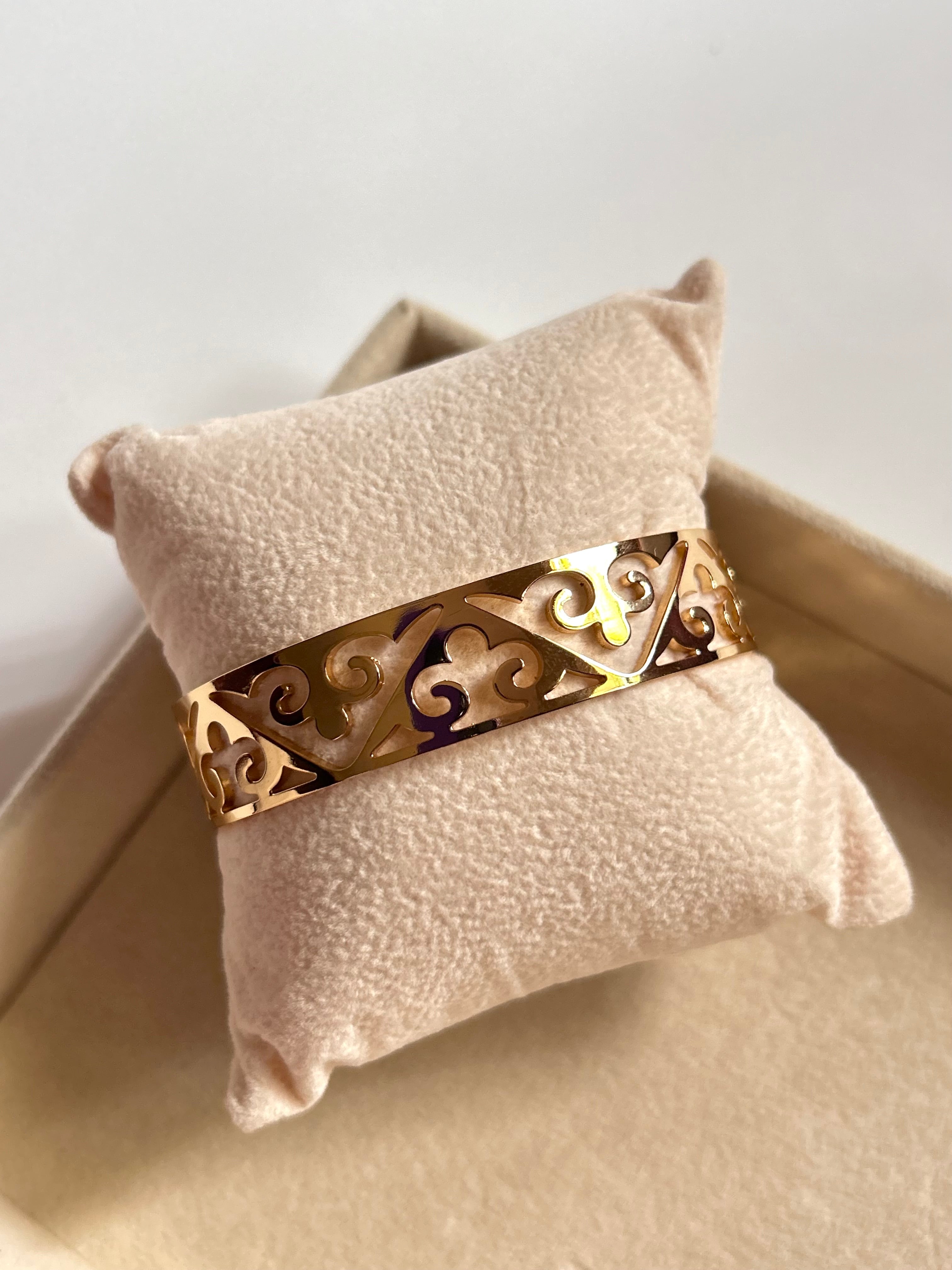 Amara Cuff