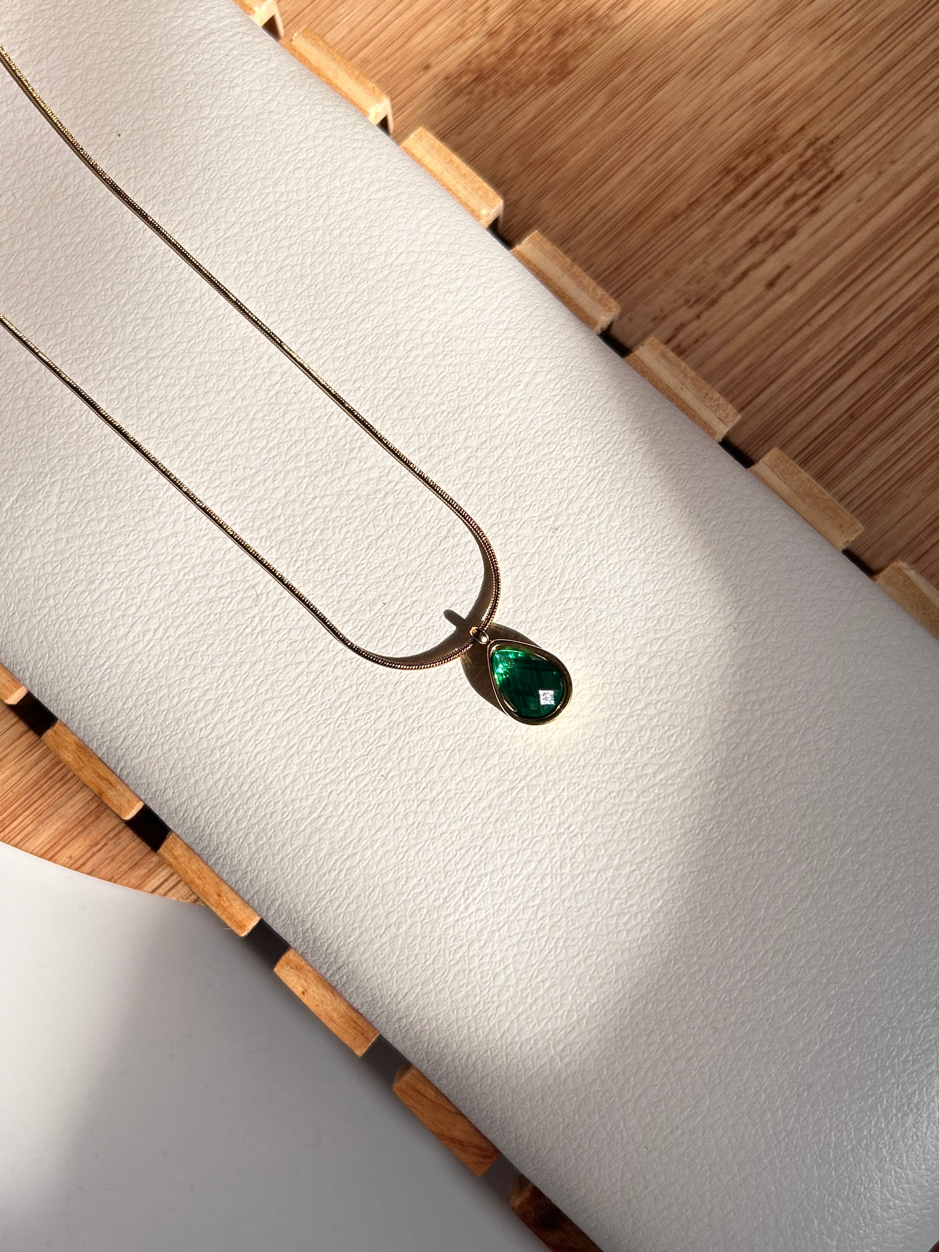 Emerald hue