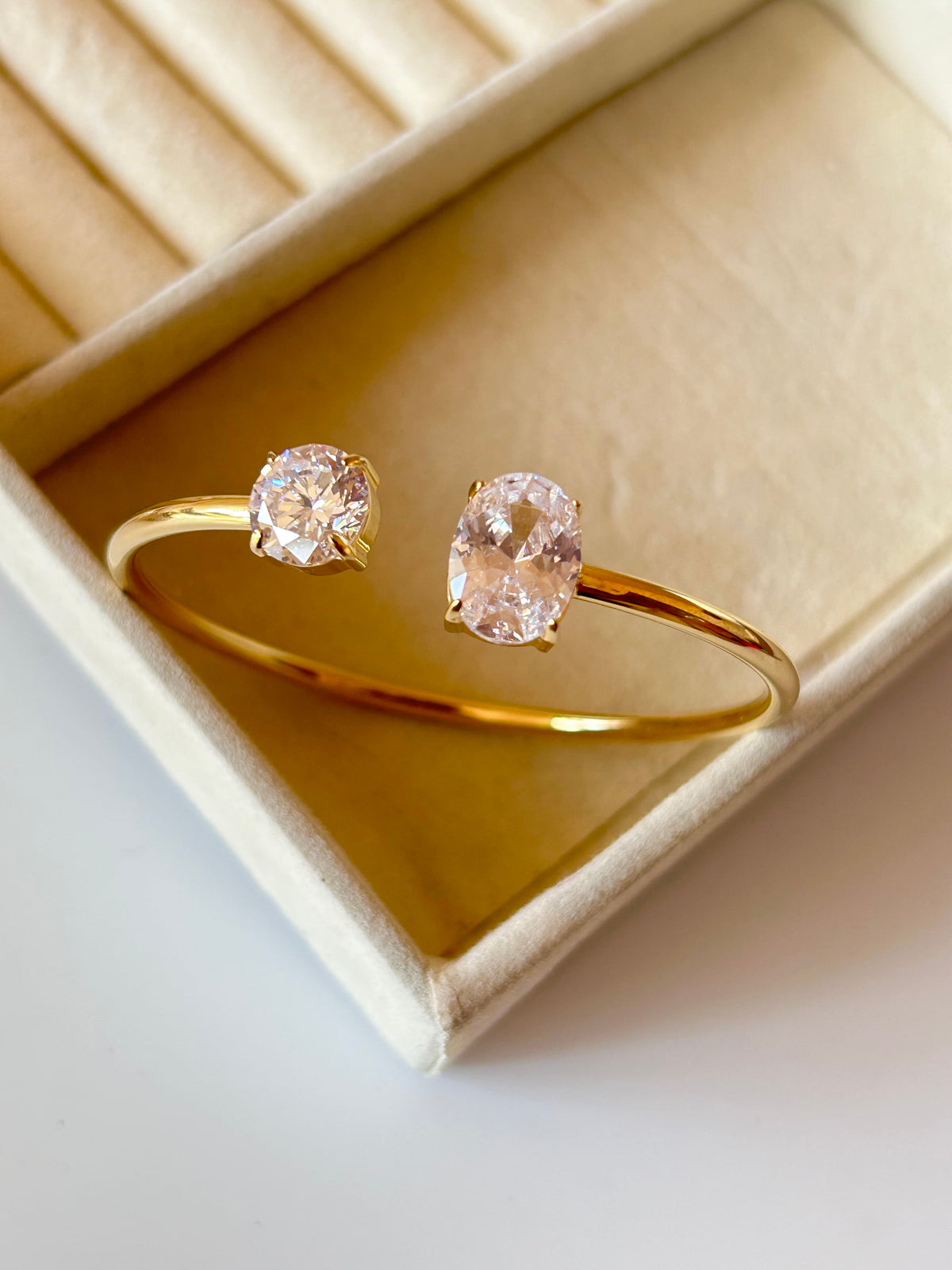 Eclàt Cuff