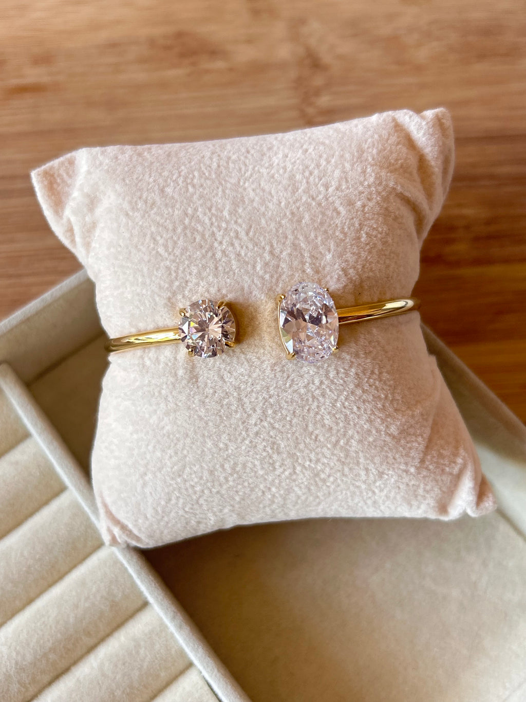 Eclàt Cuff