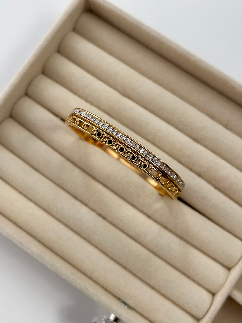 Orlina Emerald Cuff