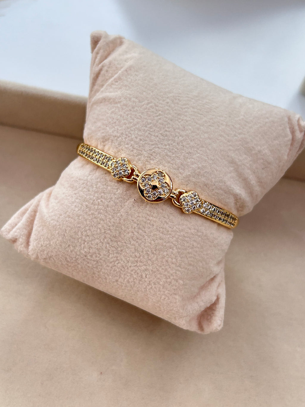 Noor Cuff