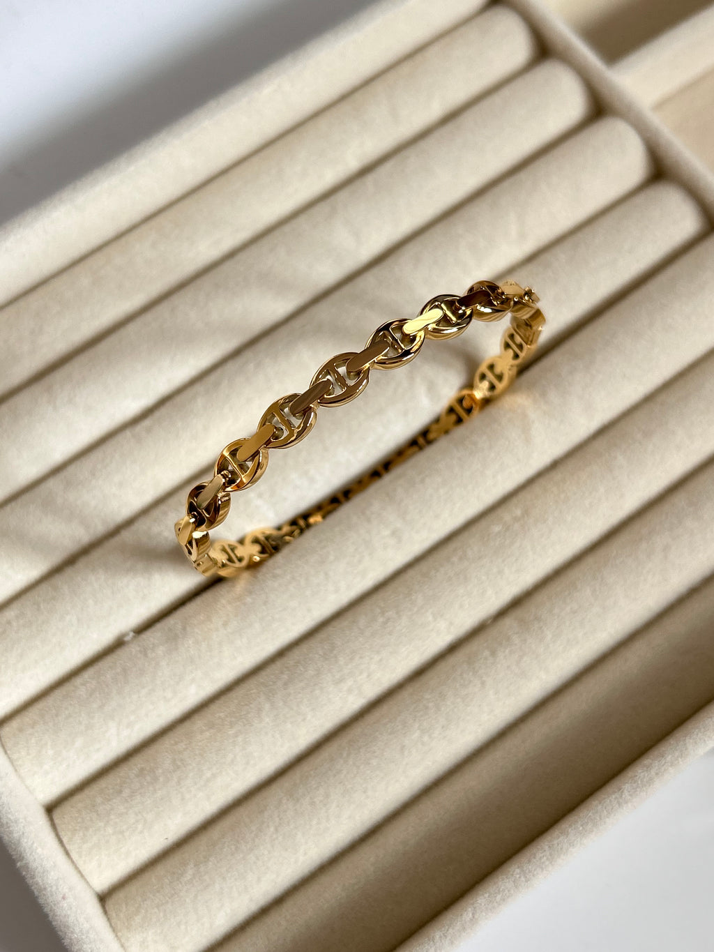 Maison Elise Cuff