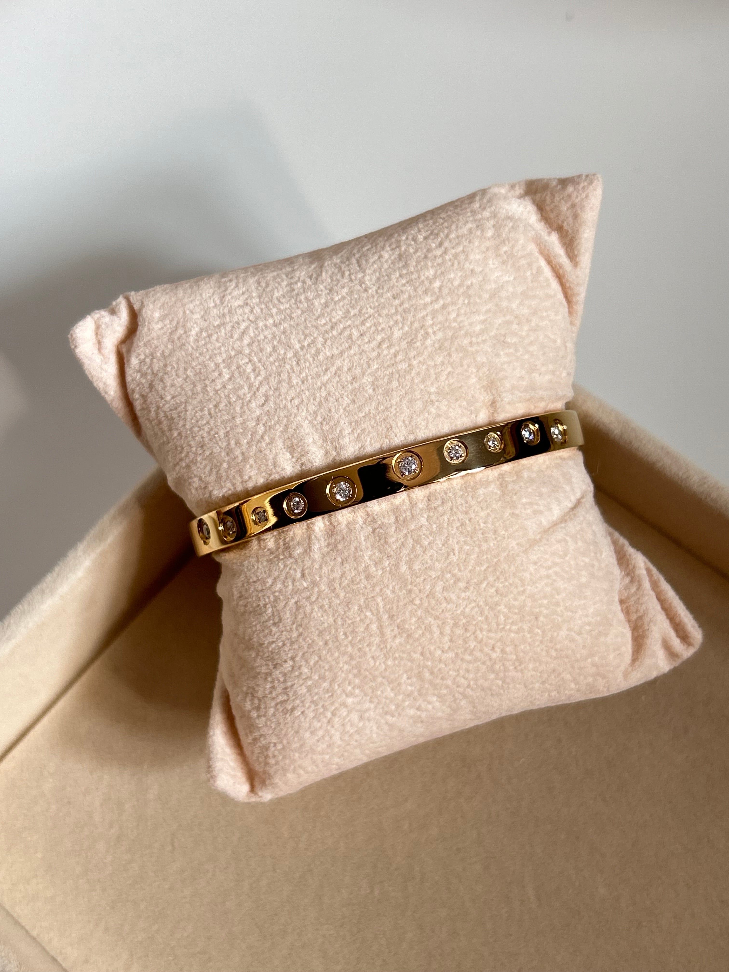 Mademoiselle Cuff