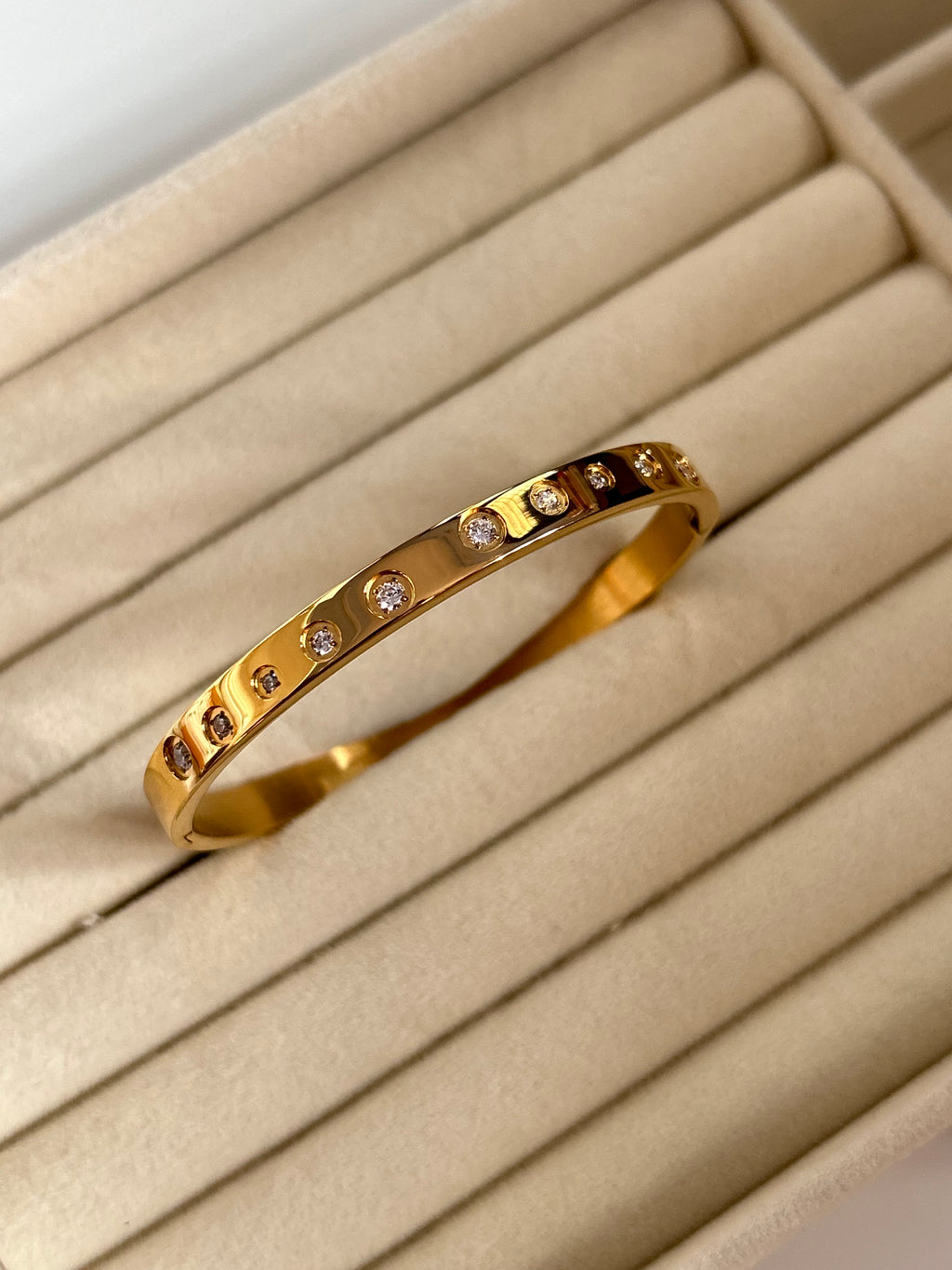 Mademoiselle Cuff