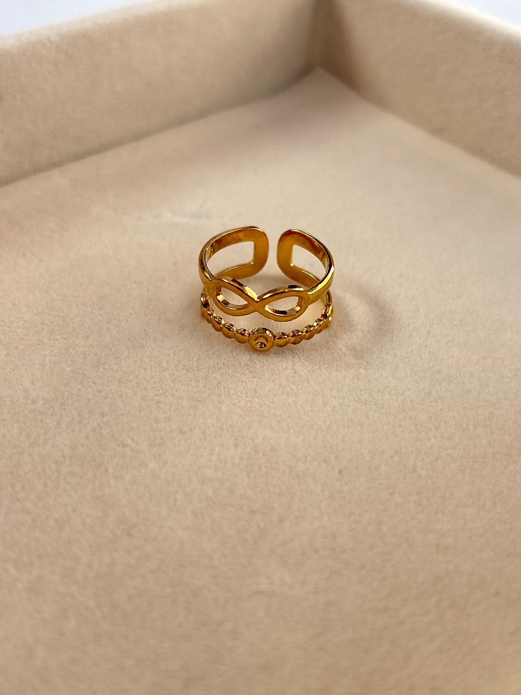 Lucia Ring