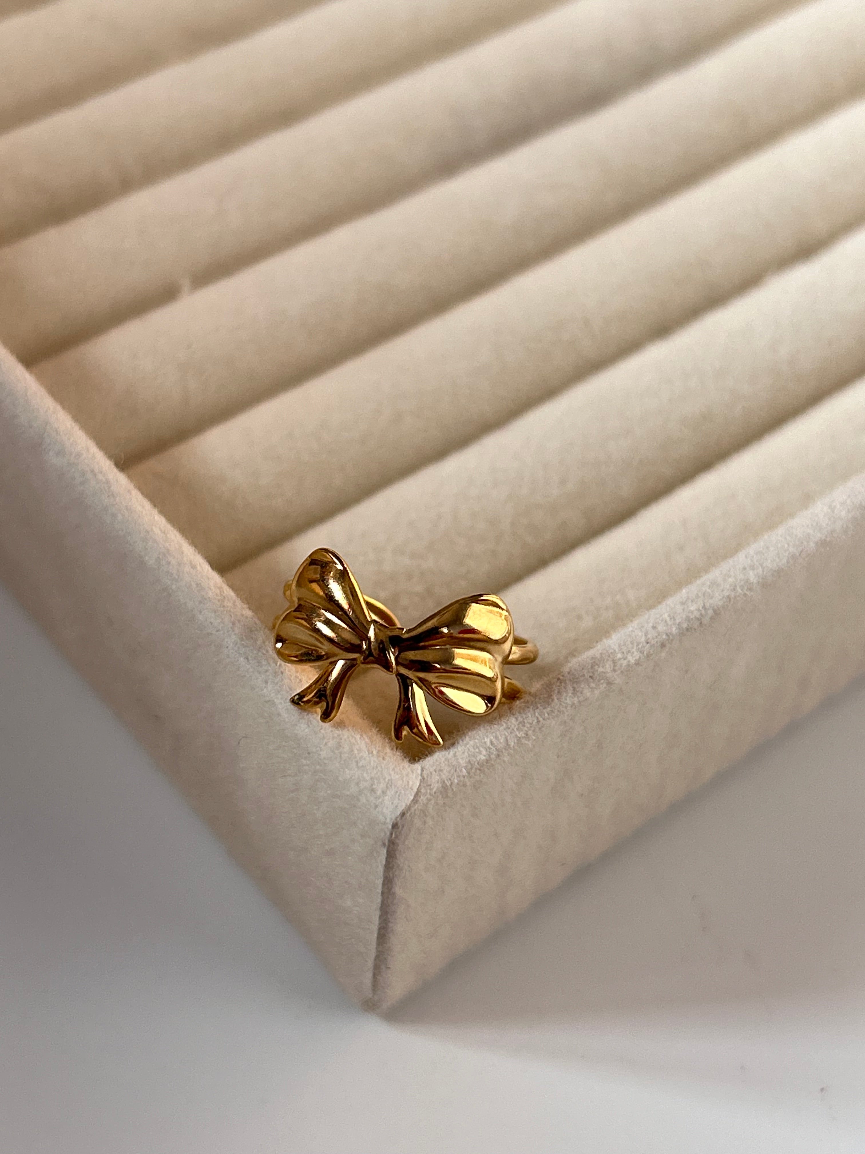 Bow Bella Ring