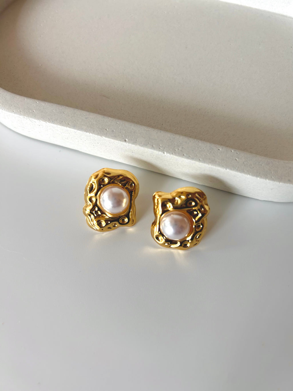 Pearl Dot