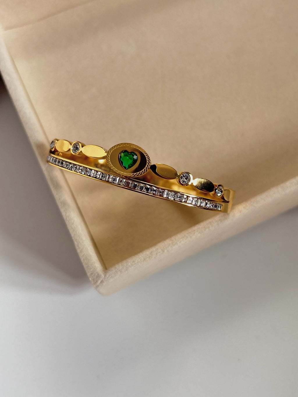 Amorita Cuff
