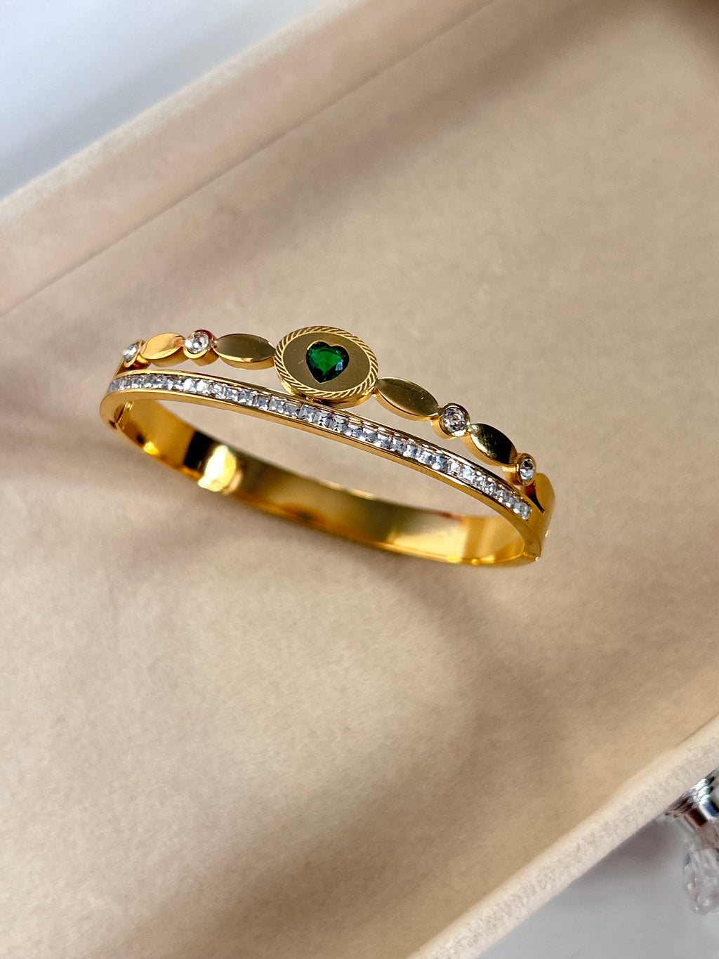 Amorita Cuff