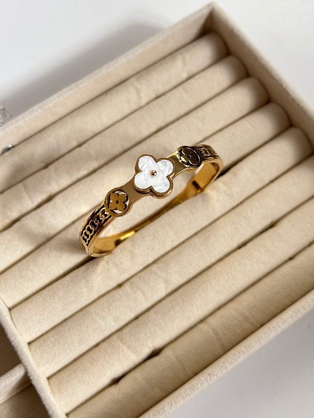 Clover Cuff