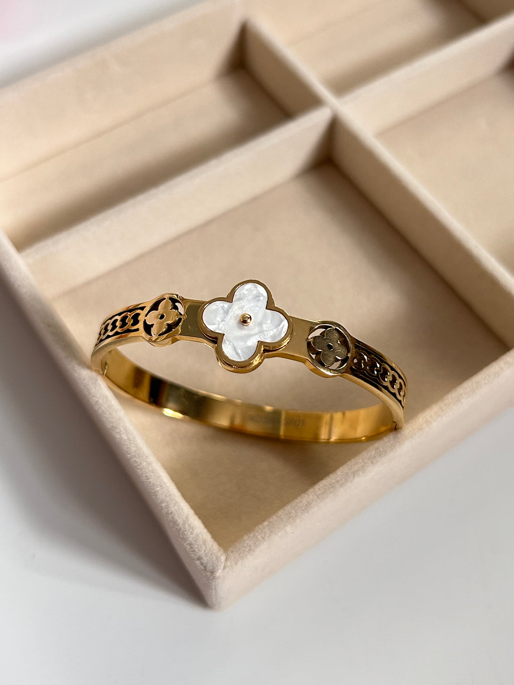 Clover Cuff