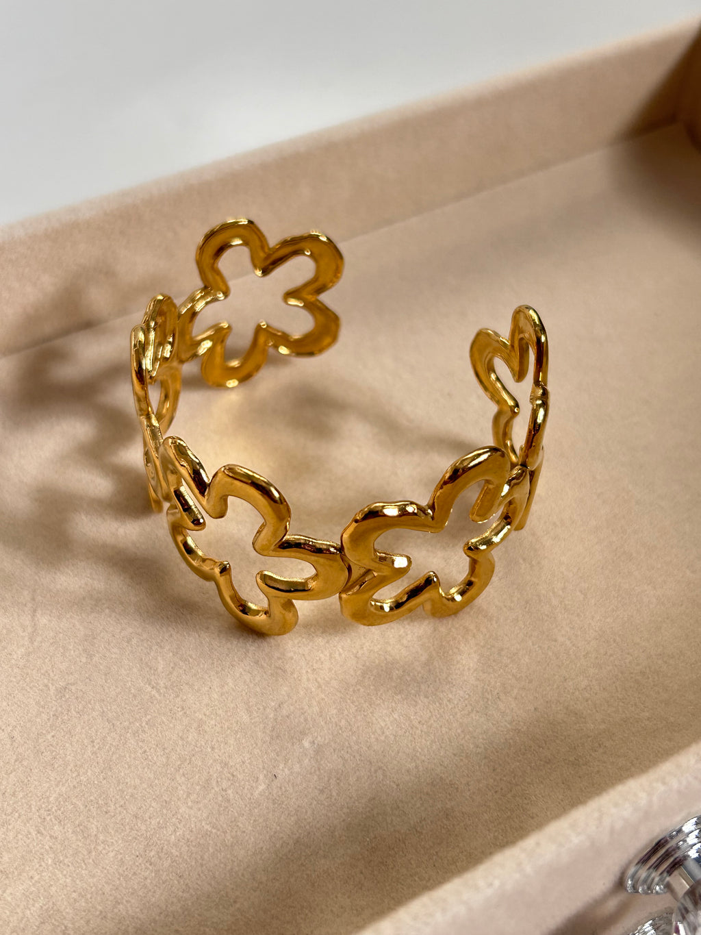 Stella Cuff