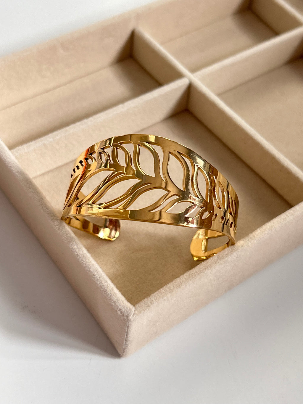 Hana Cuff