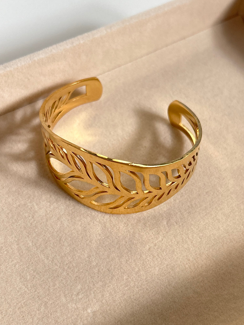 Hana Cuff